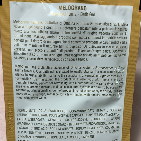 Santa Maria Novella Melograno Bath and Body Set 8 ml. - Picture 3 of 7